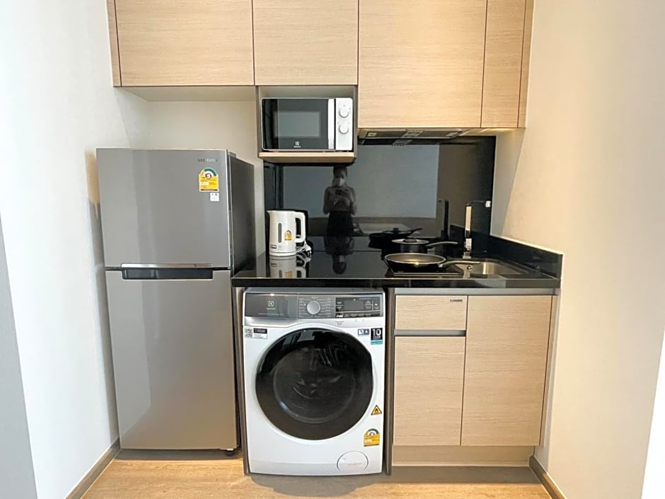 Hampton Residence Next To Emporium