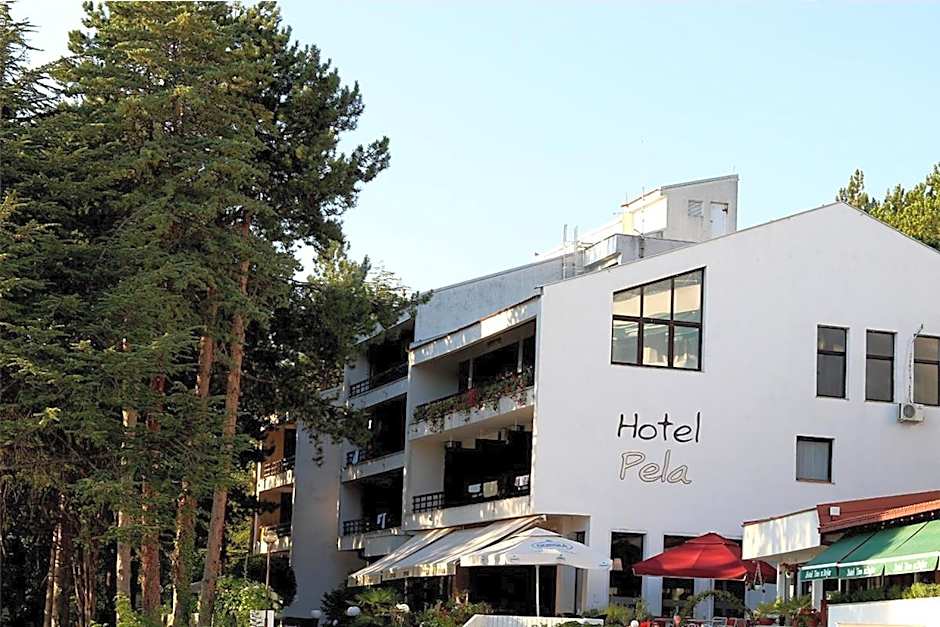 Hotel Pela