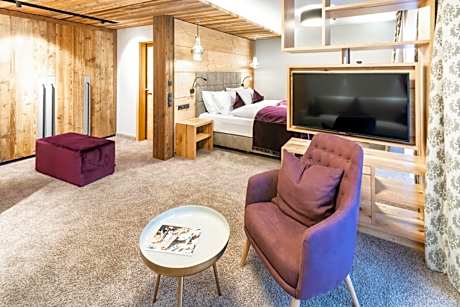 Junior Suite with Mountain View