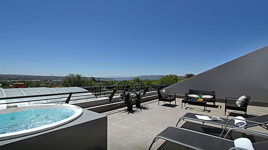 Pinares Panorama Suites & Spa