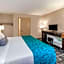 Howard Johnson by Wyndham Romulus Detroit Metro Airport