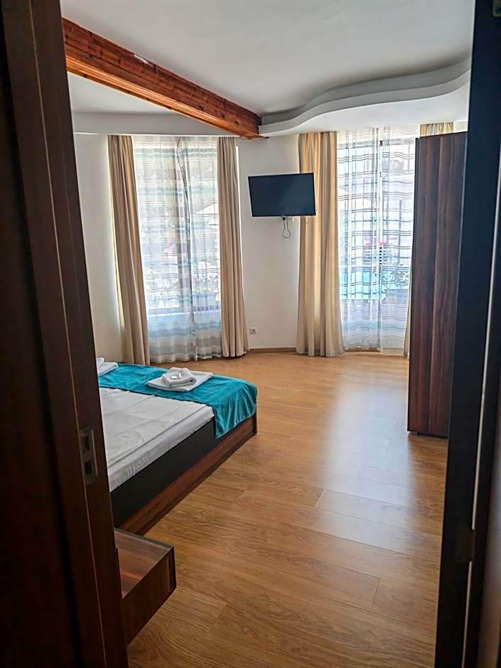 Family Hotel ADIA BLUE