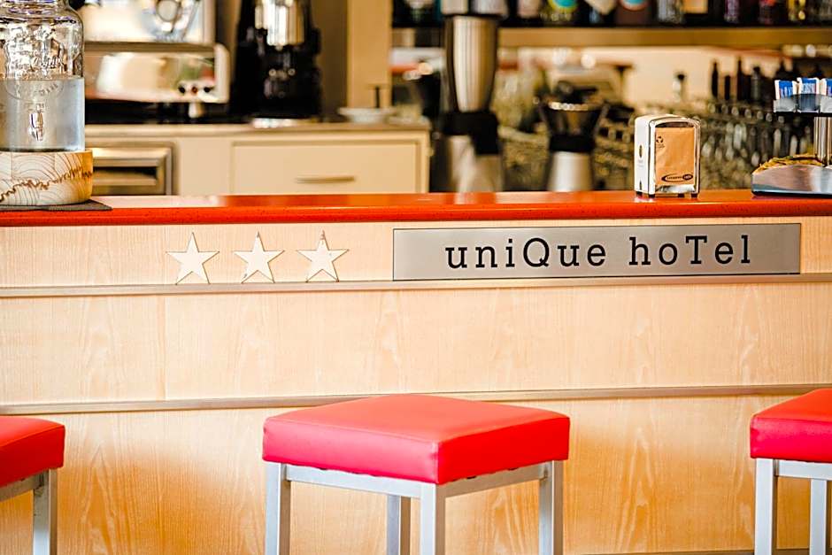 Unique Hotel