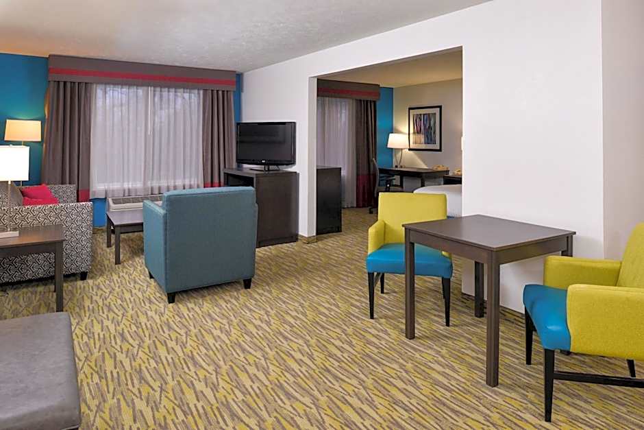 Holiday Inn Express Hotel & Suites Omaha West By IHG