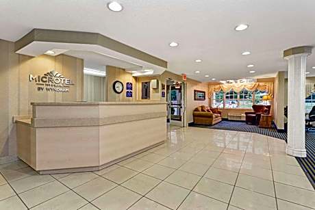 Microtel Inn & Suites By Wyndham Florence/Cincinnati Airport
