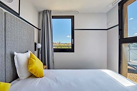 One-Bedroom Apartment with Terrace (4 Adults)