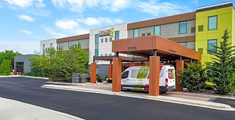 Home2 Suites by Hilton - Milwaukee Airport