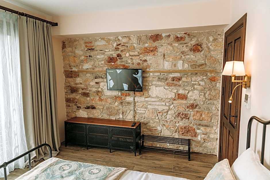 Nill's Stone House Otel