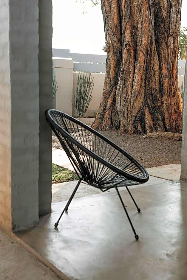 Lighthouse Guesthouse & Cafe