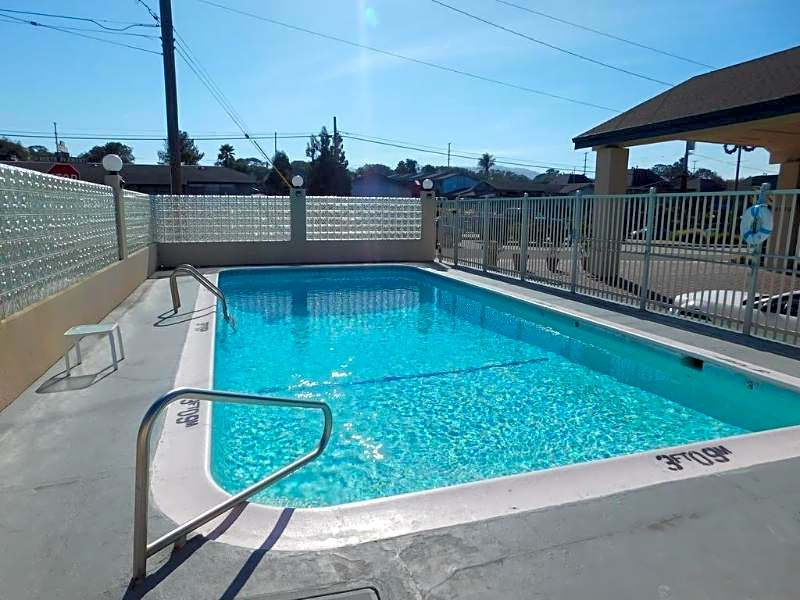 Scottish Fairway Inn