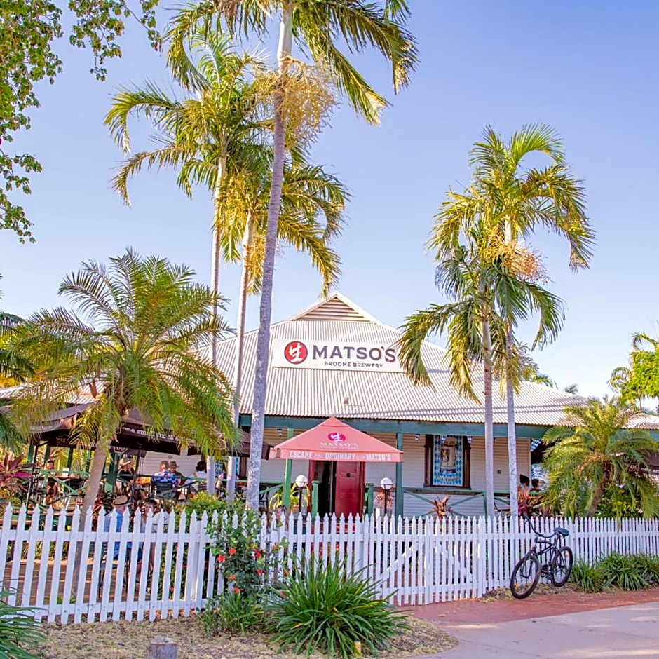 Moonlight Bay Suites