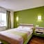 Super 8 by Wyndham Aurora East