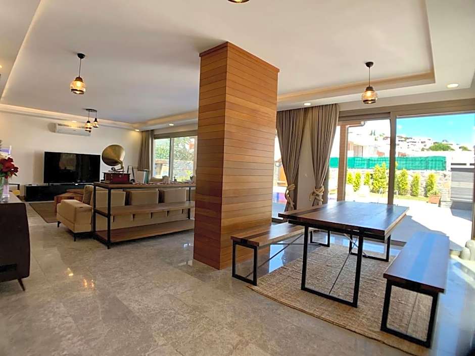 Ultra Luxury Private Villa with Swimming Pool