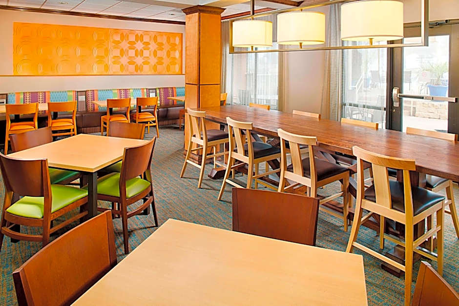 Fairfield Inn & Suites by Marriott San Antonio Seaworld/Westover Hills