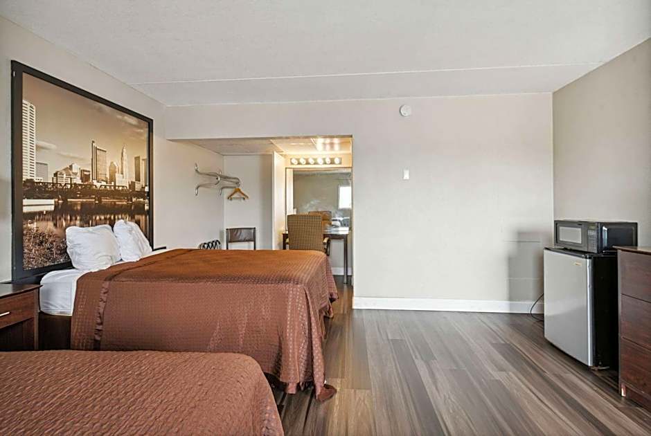 Super 8 by Wyndham Millbury/Toledo
