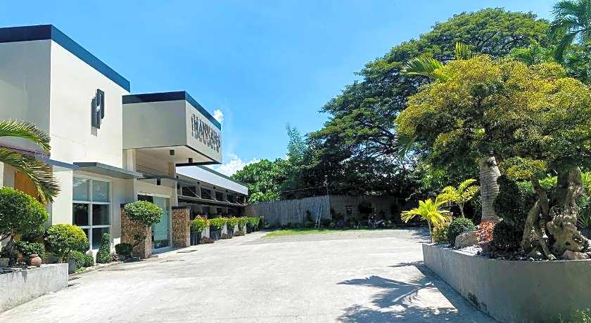 Reddoorz Plus near Robinsons Place Gensan