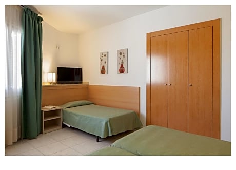 Triple Room (2 Adults + 1 Child)