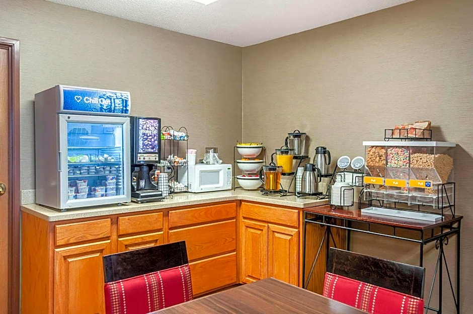 Comfort Inn Dyersville Near Field of Dreams