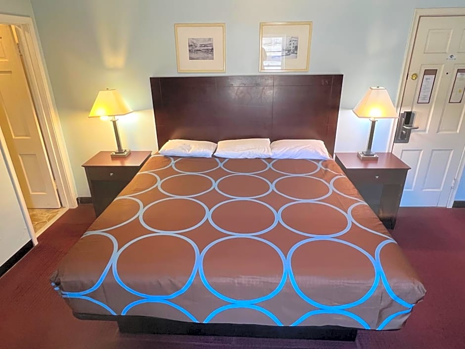 AmeriVu Inn & Suites - St Croix Falls