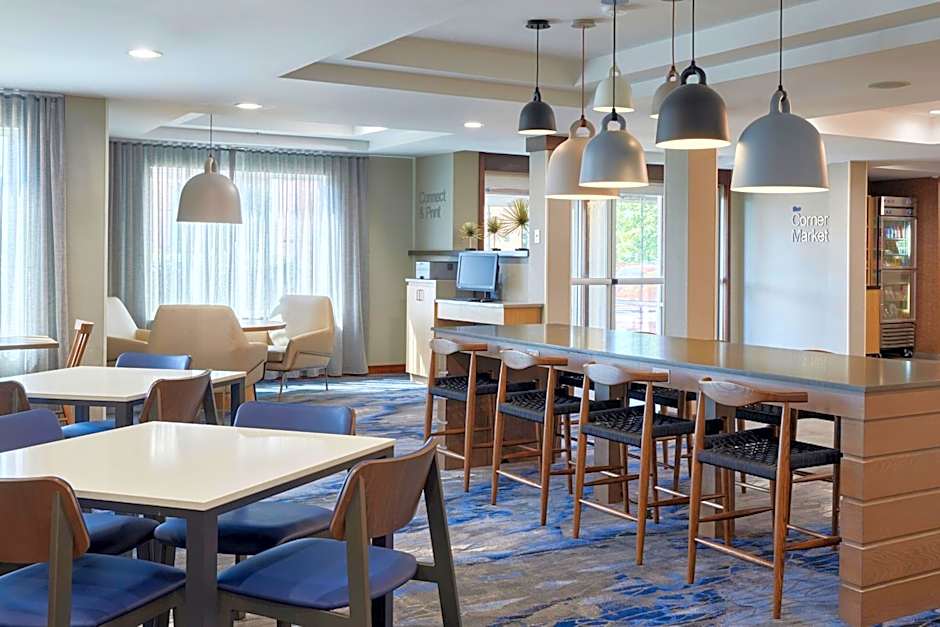 Fairfield Inn & Suites by Marriott Burlington
