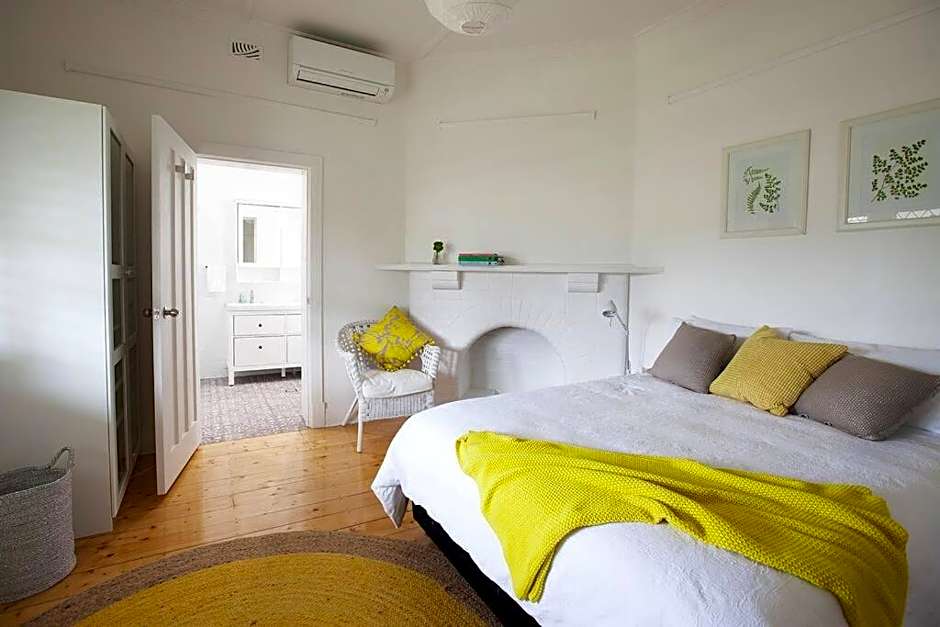 THE WHITE HOUSE luxury villa embedded in history