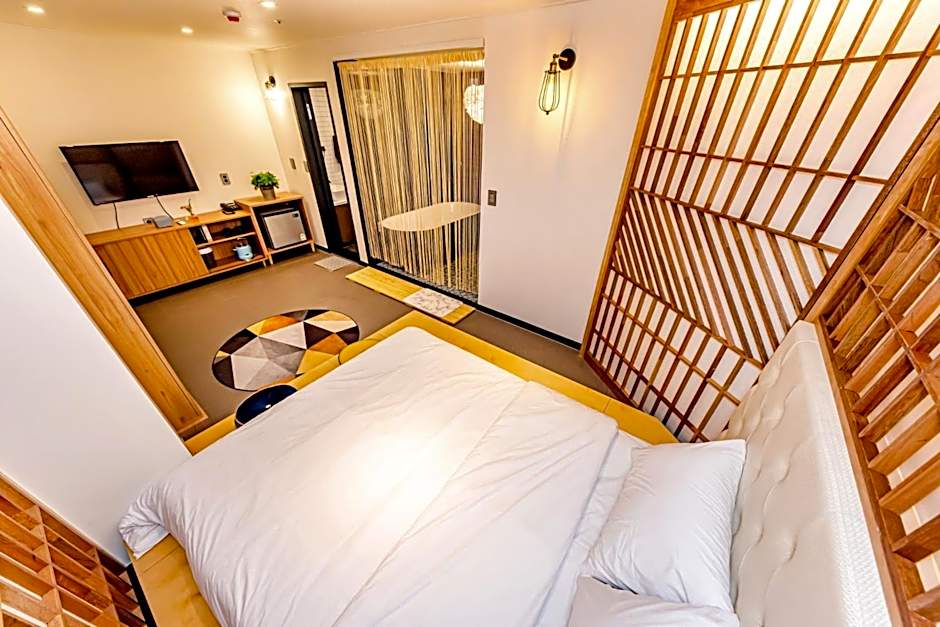 The Jade Hotel