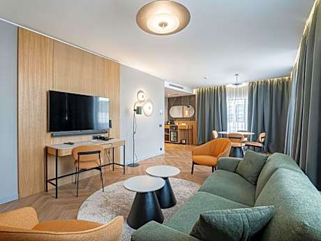 Executive King Suite with Sofa