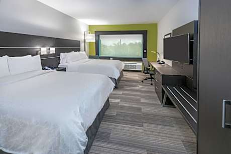 Queen Room with Two Queen Beds - Mobility Access Tub/Non-Smoking