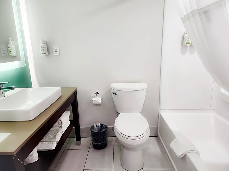 Wingate by Wyndham Matthews/Charlotte