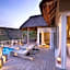 Clifftop Exclusive Safari Hideaway