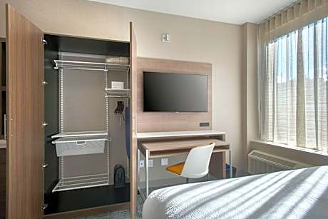 King Studio with Sofa Bed