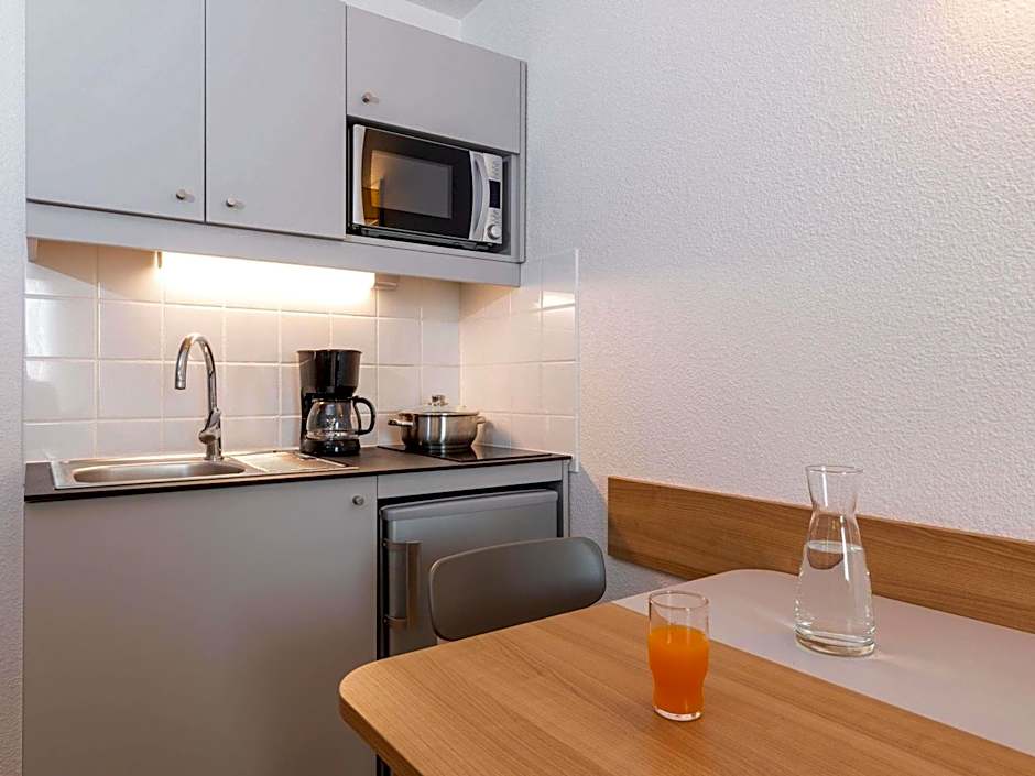 Adagio Access Defense Charras Aparthotel