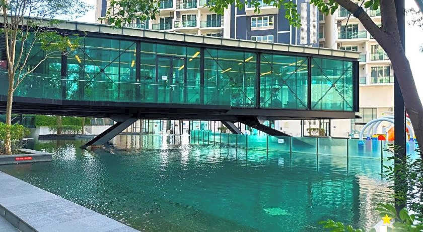 The Shore Hotel & Residences By La VISTA