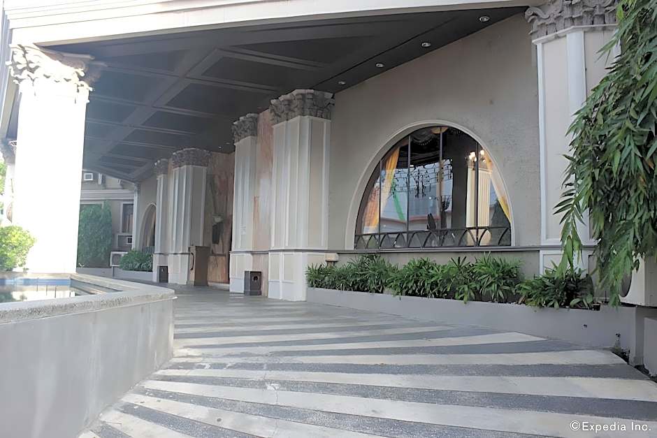 The New Camelot Hotel