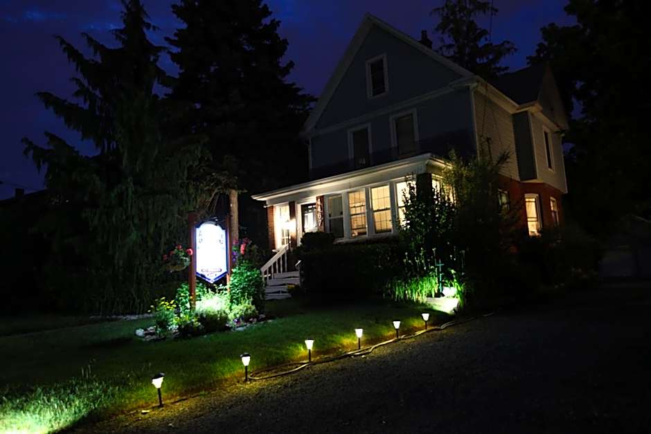 Ambiance By The Falls B&B