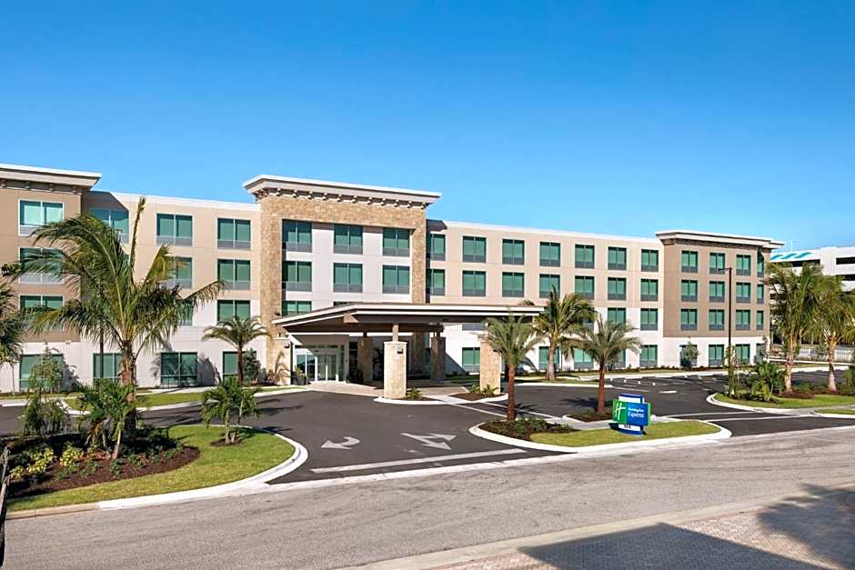 Holiday Inn Express Cape Canaveral by IHG