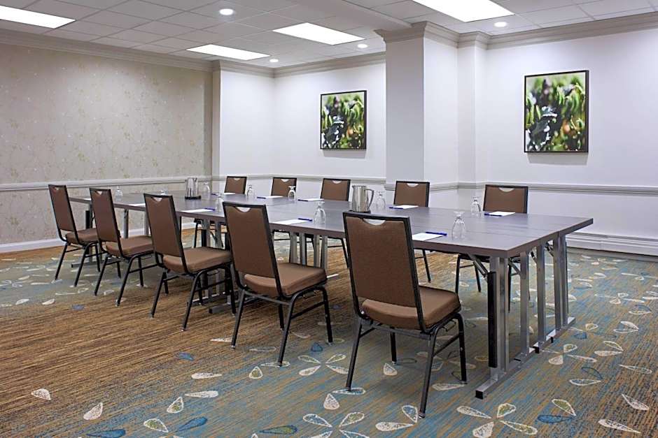 Delta Hotels by Marriott Winnipeg