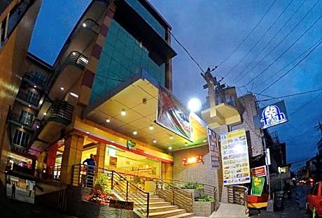 RedDoorz Plus @ Taj Hotel Tuguegarao