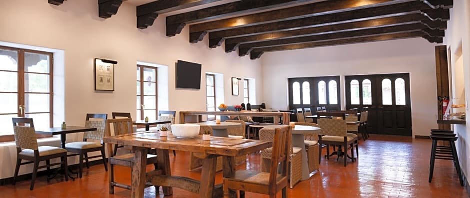 Piñon Court by La Fonda