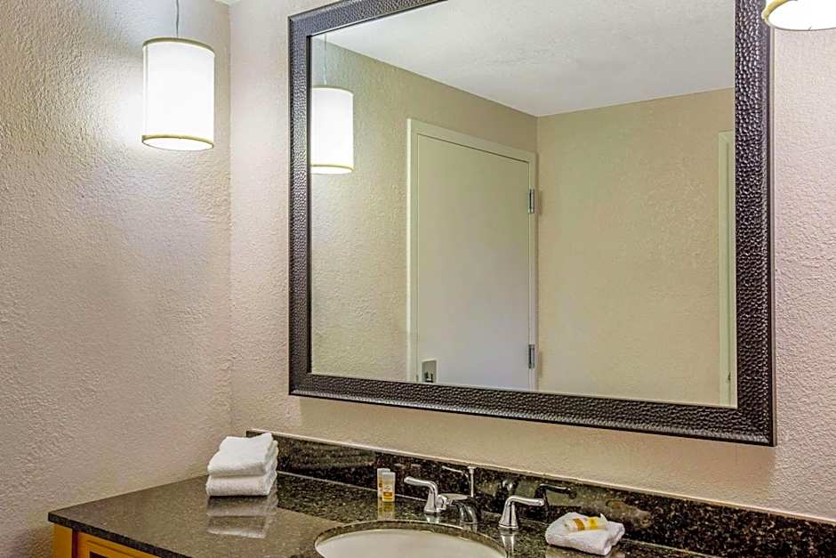 La Quinta Inn & Suites by Wyndham Miami Lakes