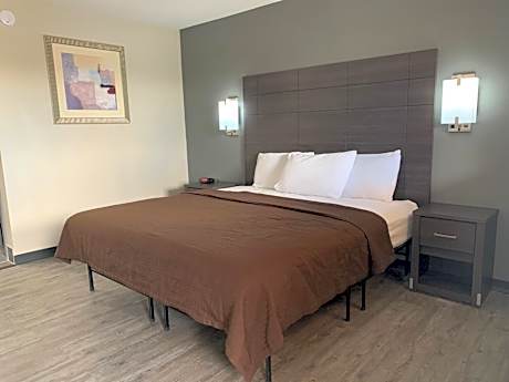 Crescent Park Motel & Suites