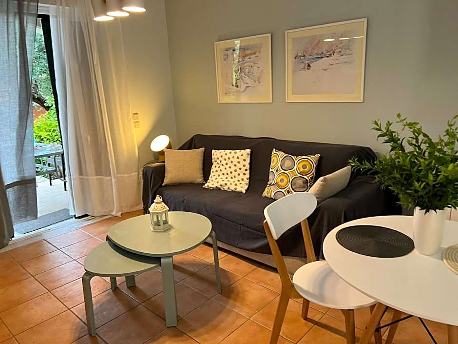 Barbati Bay Elegant Beach Apartments by Hotelius