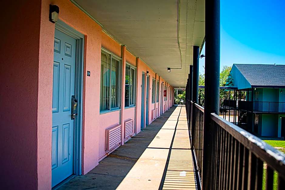 Super 8 by Wyndham Biloxi at the Beach