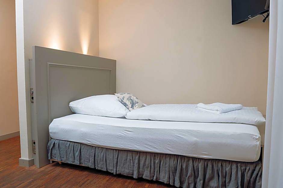 Friedrich von Schiller Hotel