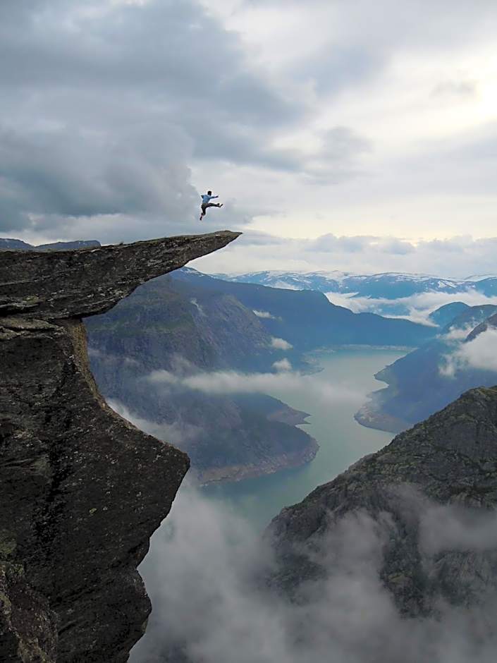 Trolltunga Camping