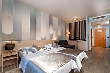 Superior Double Room with Patio