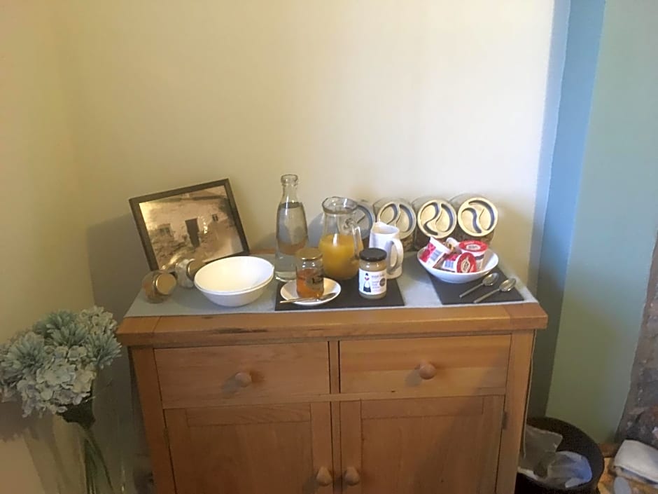 Garth Engan Private Self Contained B&B with Garden Area