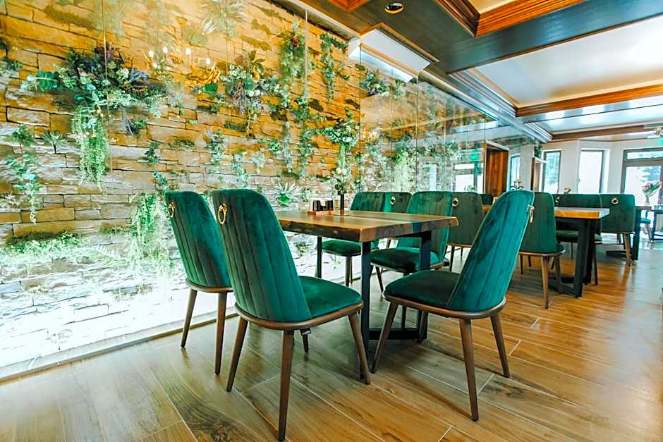 Lostrita - Pastravarie, Hotel & SPA