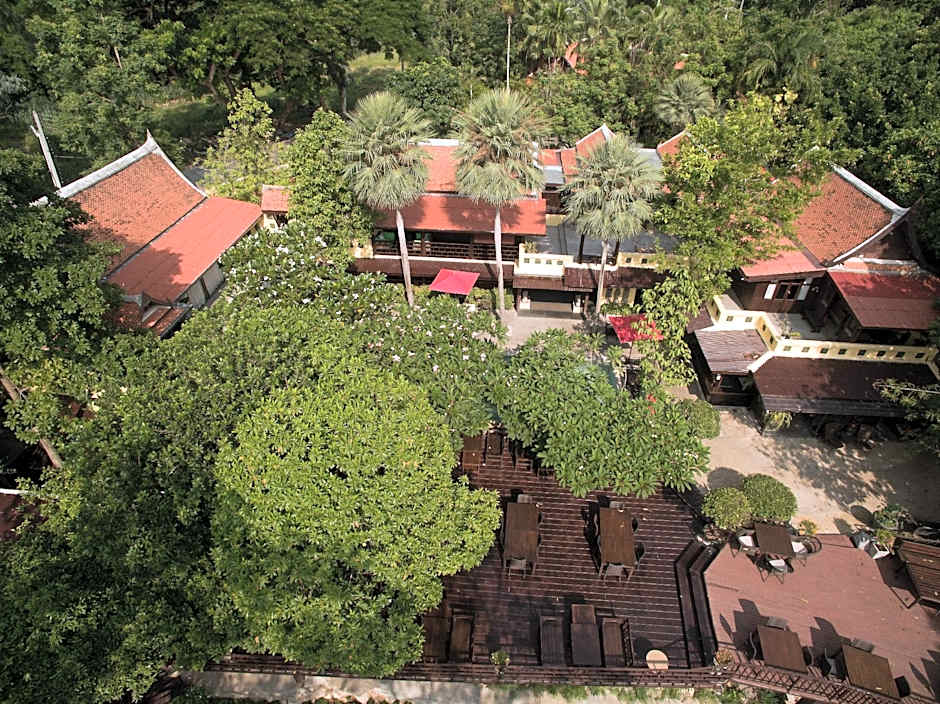 Zantiis Ndol Villas