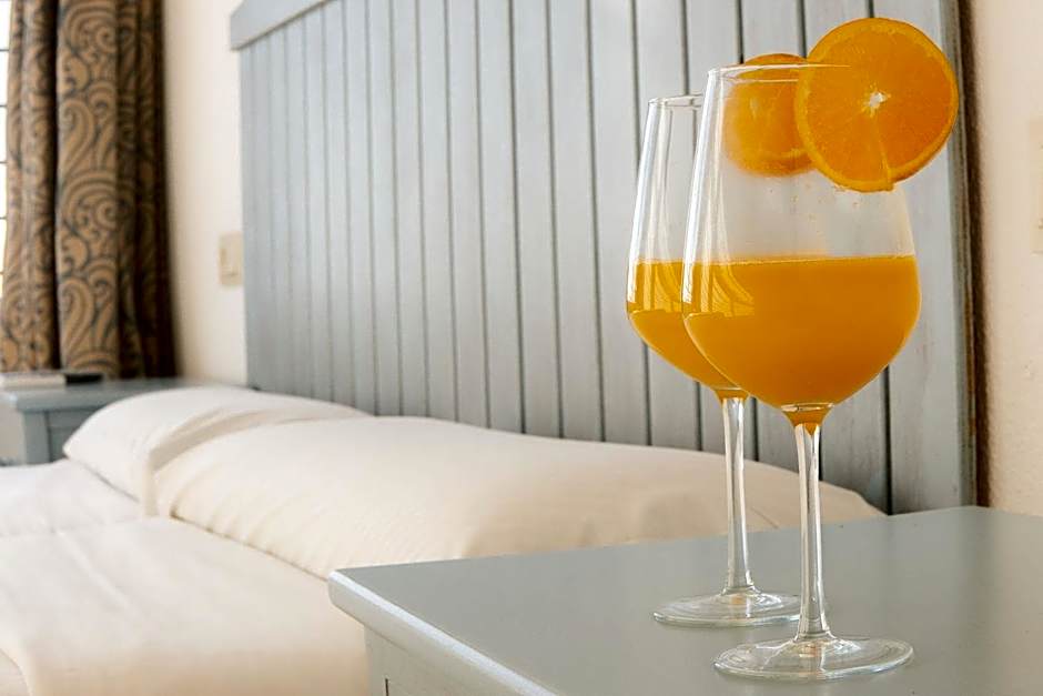 Hotel Playa Conil - Beachfront Studios & Suites